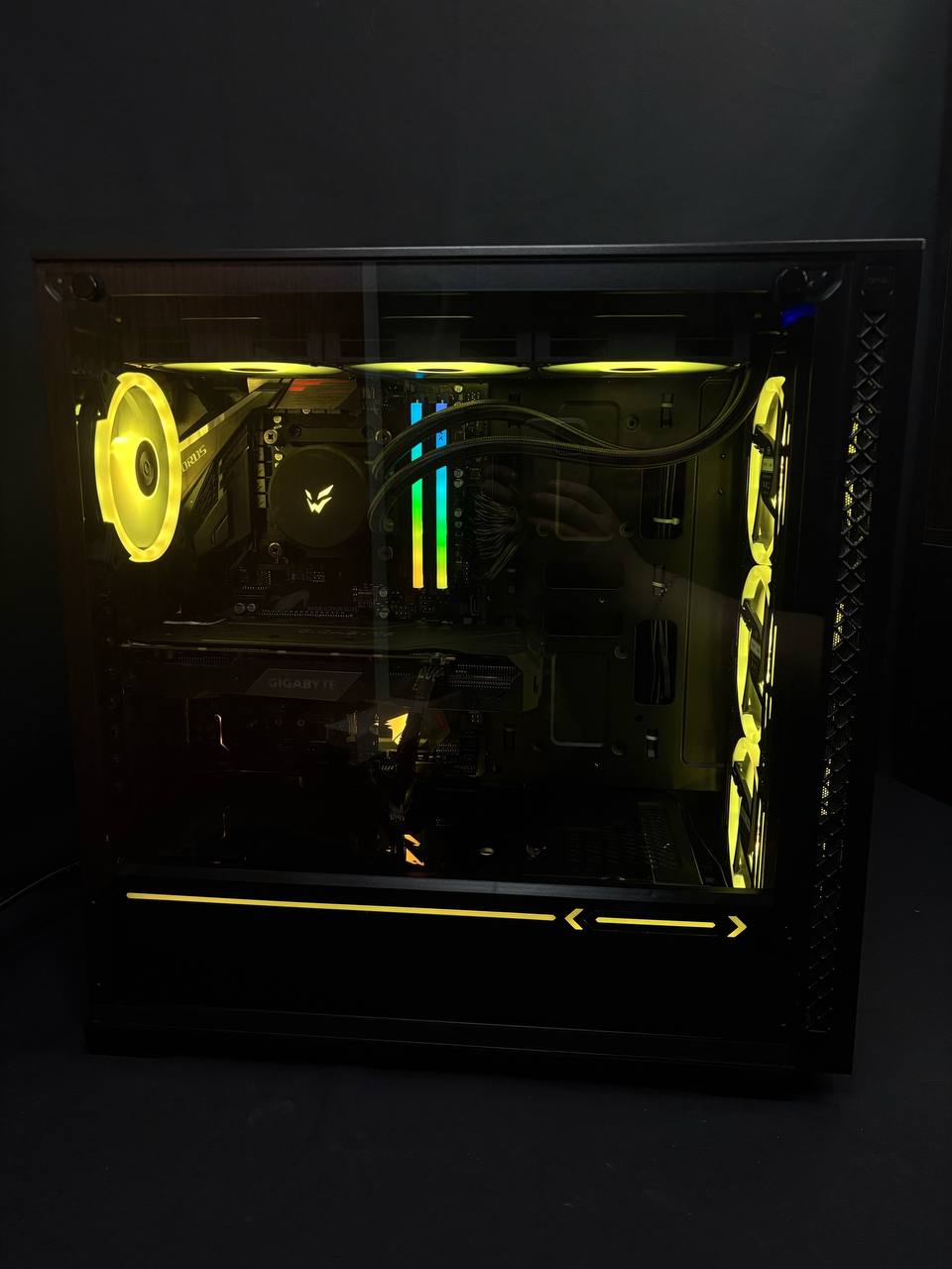 Жёлтый Aorus ПК — фото 2