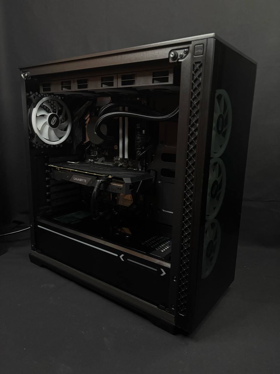 Жёлтый Aorus ПК — фото 4